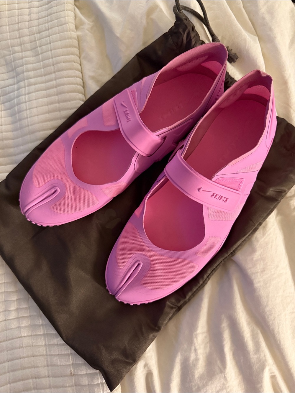 Nike Skims Pink Rift Mesh Tabi Mary Jane Slip-On Shoes/Sneakers